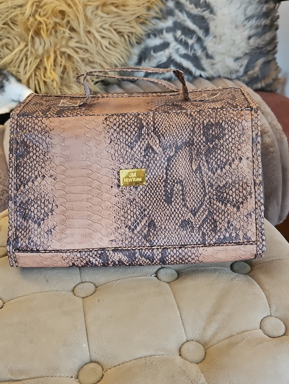 JM NEW YORK Jill Meyer Collapsible Tote/Carrier Animal Print       EUC